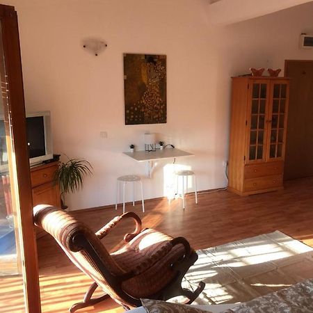 Cosy Rooftop Studio With Balcony Belgrade Luaran gambar