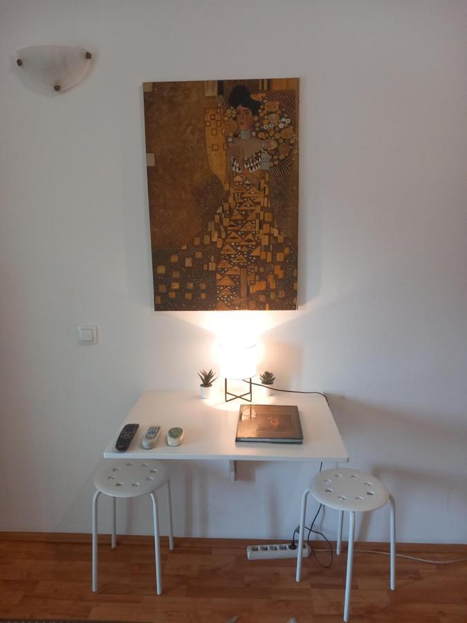 Cosy Rooftop Studio With Balcony Belgrade Luaran gambar